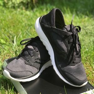 Saucony Kineta Series Sneakers